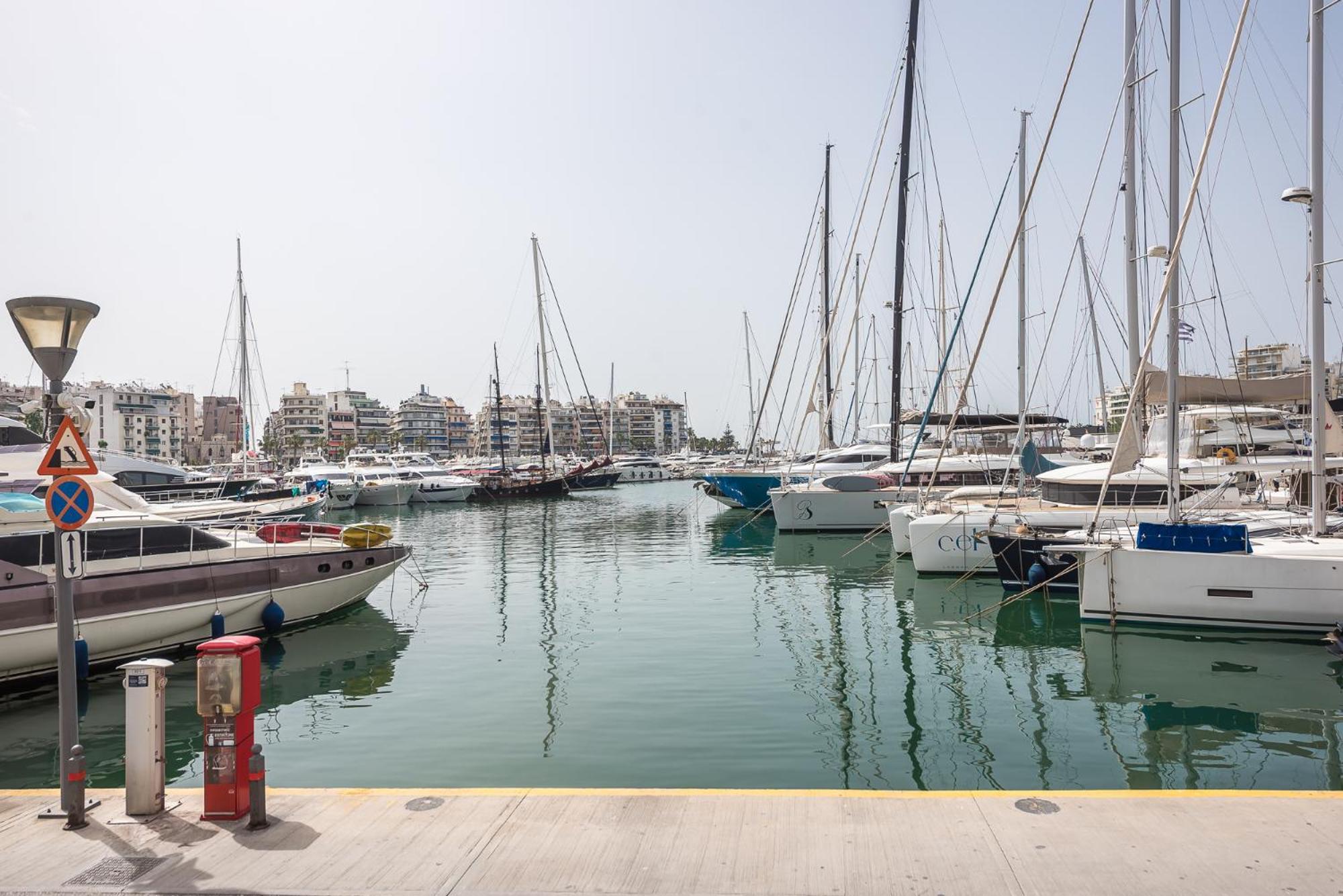 Sempre Il Mare Pireus